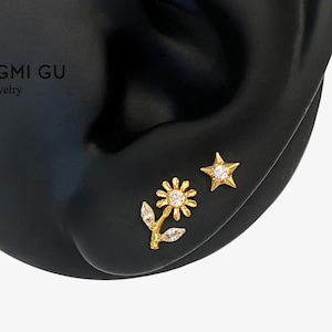 16G Titanium Flower Internally Threaded Flat Back stud, Leaf Conch earring, Cartilage flat back, Helix stud, Tragus stud, Minimalist stud