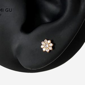 16G Titanium Sunflower Internally Threaded Flat Back stud, Sun Conch earring, Cartilage flat back, Helix stud, Tragus stud Minimalist - 04 1
