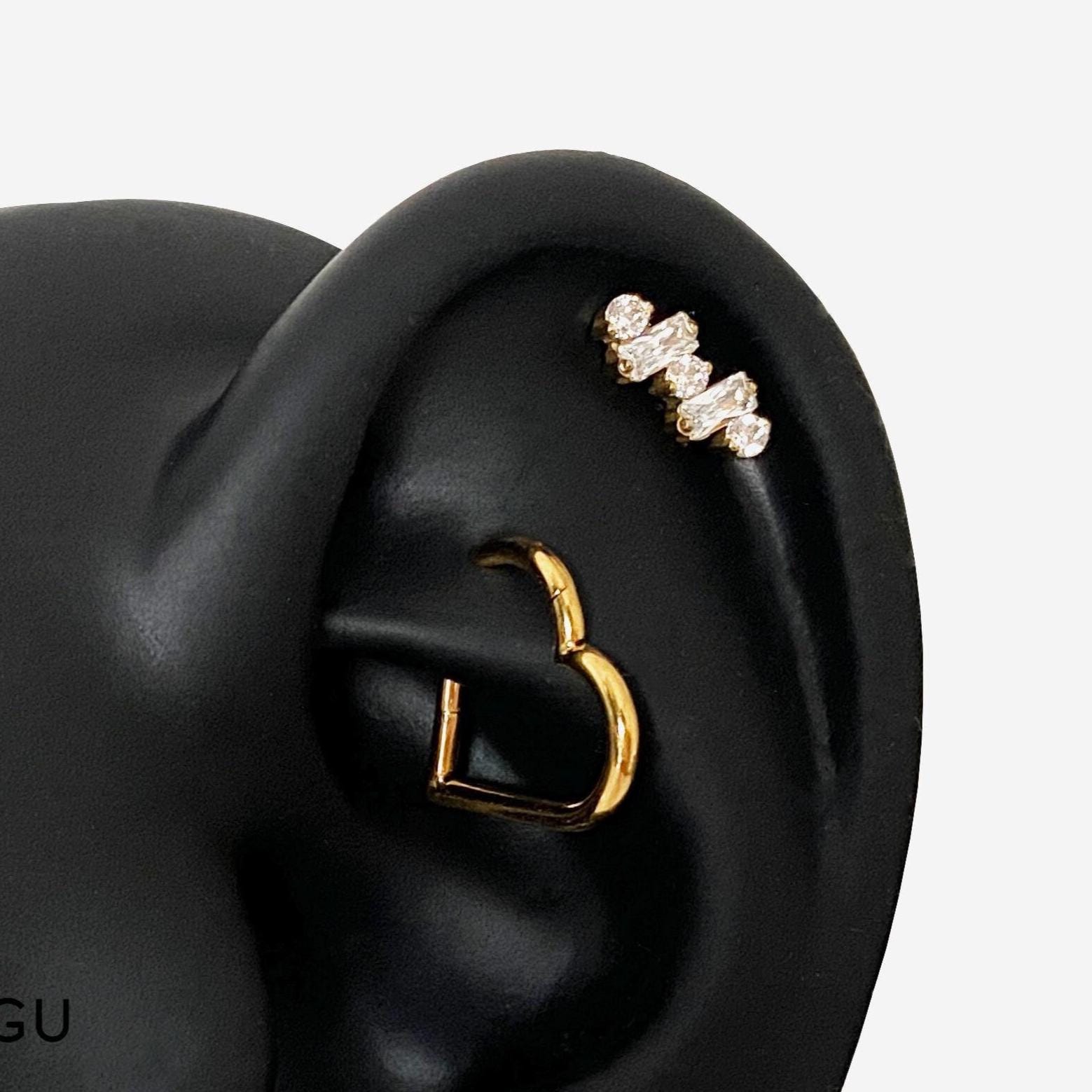 チャーム RE 16G Titanium White Line Dot Internally Threaded Flat Back Stud