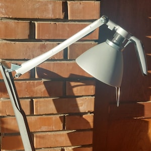 Architect&#39;s Table Lamp, Luceplan Fortebraccio by Alberto Meda, Paolo Rizzatto, Italian Designer Anglepoise Table Lamp, Italy, 90&#39;s