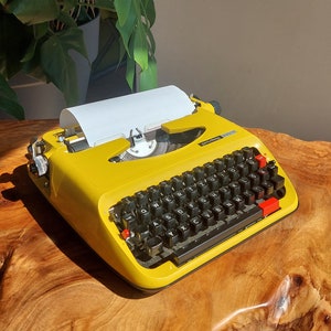 Rare Mid century Typewriter Privileg 440 TR/ Retro Yellow Typewriter/ Rare Yellow Privileg Typewriter/Space Age Typewriter/Retro Office/70's