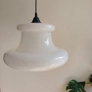 Retro Pendant Light / Retro Ceiling Light / UFO Pendant Light / Space Age / Mid Century Pendant Light / White Pendant Lamp / 70s