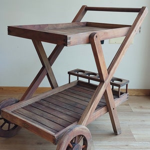 Vintage houten serveerwagen / Houten Fortable dranken-/theewagen / Vintage houten barwagen / Woondecoratie / Jachtdecor /1975