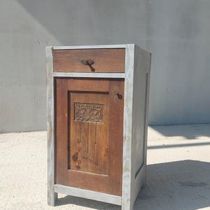 Antique Nightstand / Antique Bedside Table/ Antique Furniture / Vintage Nightstand / Vintage Bedside Table / Vintage / 1930&#39;s