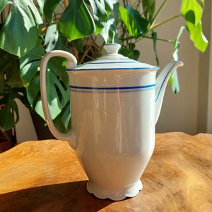 Fine Vintage Porcelain Teapot/Royal Epiag Porcelain / Fine Czrchoslovakian Porcelain /Mid Century Modern/Made in Czechoslovakia/1945 - 1958