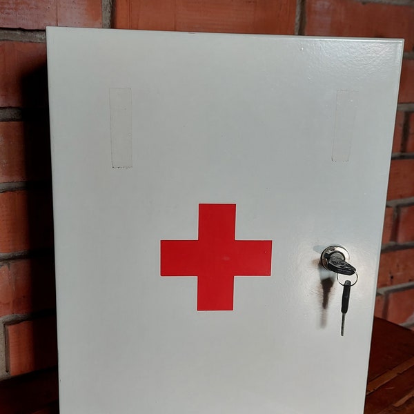 Vintage Medical First Aid Kit / Vintage Metal Firts Aid Locker / Vintage Medical Locker / Vintage Medicine Cabinet / 80's