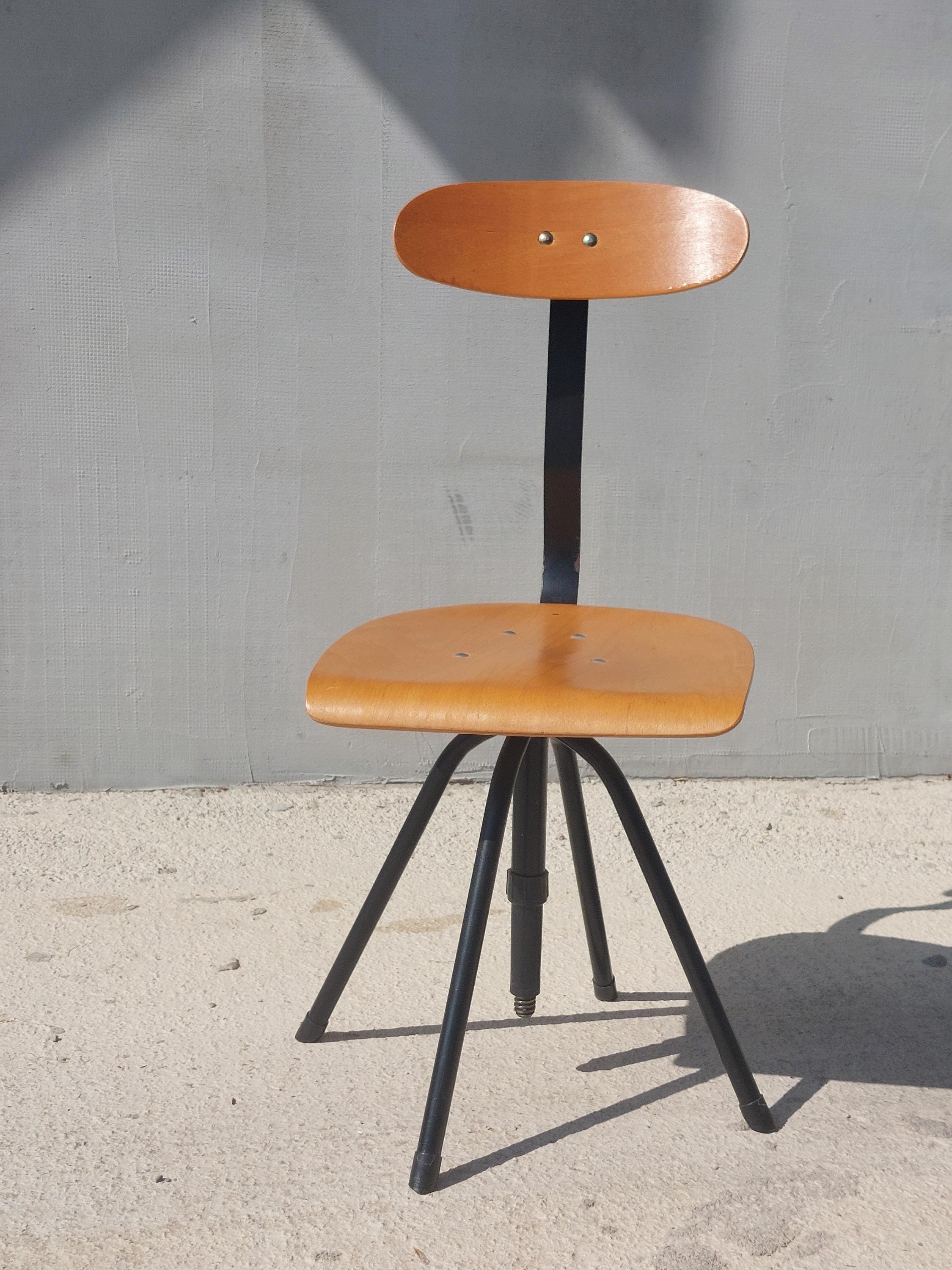 インダストリアル 工業系 回転式スツール ワークチェア 高さ調整可能 古家具 ミッドセンチュリーインダストリアル回転椅子 - 高さ調節可能、70年代