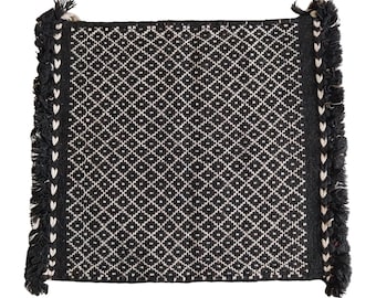 Handwoven Wool Meditation Mat – Boho Prayer Rug, 18x18