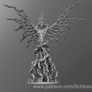 Puede incluir: Una escultura en 3D impresa en gris de un espíritu del árbol con una forma humanoide y ramas para alas. La escultura está de pie sobre una base redonda.