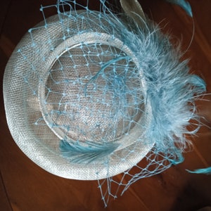 Vintage 40&#39;s/50&#39;s pillbox hat with feathers