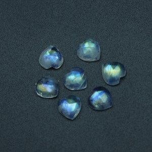 Natürlicher Regenbogen Mondstein Rose Cut Herz Lose Edelstein, 6 mm, Regenbogen Mondstein Schmuck Handgemachtes Geschenk für Frauen, Set von 7 Stück