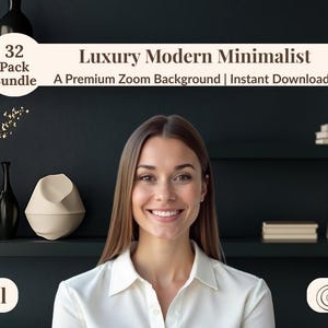 Puede incluir: Una mujer sonríe frente a una pared oscura con estantes. Los estantes exhiben jarrones negros, una escultura blanca, libros y objetos decorativos. El texto en la parte superior dice "Luxury Modern Minimalist" y "A Premium Zoom Background | Instant Download."