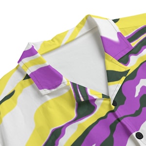 Camisa hawaiana del orgullo no binario / Algodón de 115 g/m² con pintura vertida, colores de la bandera del orgullo no binario, ropa LGBTIQ+, regalo para personas no binarias.