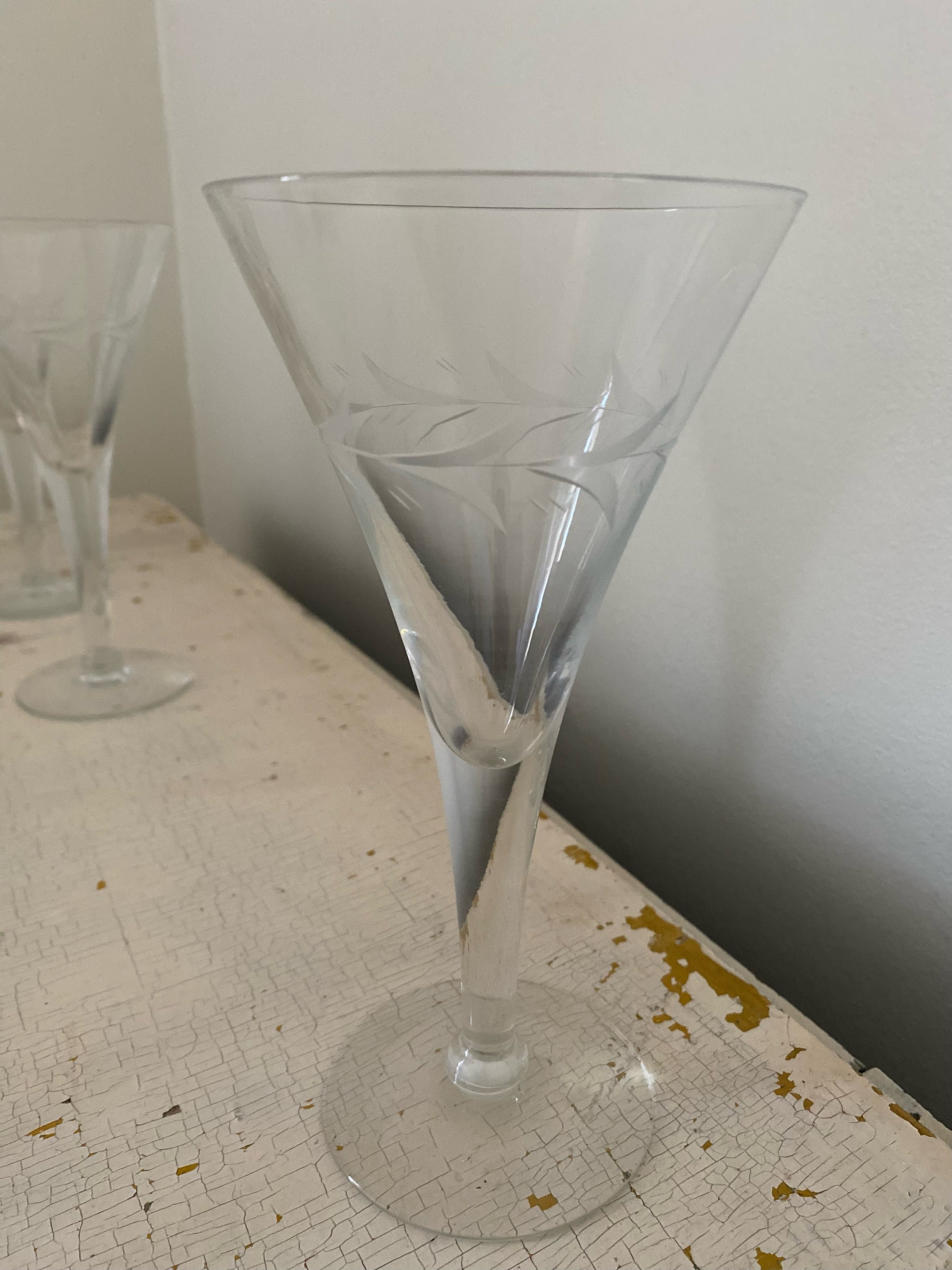 Vintage 6 Ounce Wine Glasses 1940s to 1960s Etched Laurel Leaf Pattern