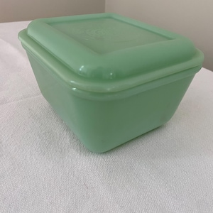 1940’s Anchor Hocking Fire King Jadeite Philbe Small Refrigerator Dish