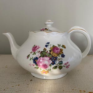 Beautiful Ivory Crown Dorset Staffordshire Teapot with Pink Roses and Gold Trim, Holds One Quart