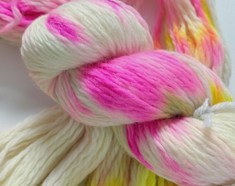 Rose garden- Hand Dyed Bulky Yarn 100g/110m | Soft Wool Blend Yarn for Knitting and Crochet