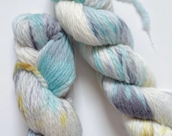 Ocean blue – Hand Dyed Bulky Yarn 100g/110m | Soft Wool Blend Yarn for Knitting & Crochet
