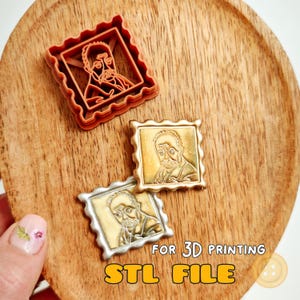 May include: A square cookie cutter with a scalloped edge and a portrait design, accompanied by two square metal-toned plaques featuring the same portrait, with the text FOR 3D PRINTING STL FILE printed in yellow at the bottom of the image.