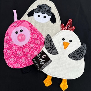 Adorable Handmade Barnyard Animal Kitchen Décor
