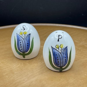 Egg Shaped Salt And Pepper Shakers Vintage