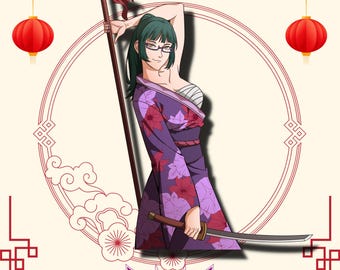 Può includere: Una donna con i capelli verdi e gli occhiali indossa un kimono viola e rosa. Tiene una spada in una mano e un lungo bastone nell'altra. Lo sfondo è un cerchio rosso e bianco con un design in stile cinese.