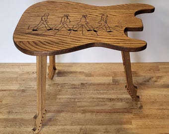 Mesita auxiliar con forma de guitarra personalizada, mueble de madera maciza para sala de música, mesa auxiliar grabada con CNC.