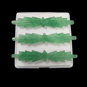 Hand geschnitzte natürliche Aventurin Anhänger: Grünquarz Schmuck (48 x 9 MM)