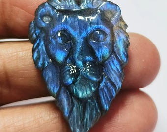 Handmade Labradorite Lion Face Carving: Gemstone Charm (38x28mm)