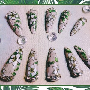 White FlowerPress On Nails
