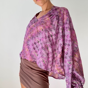 Floaty puff sleeve blouse for maternity wear wide silk tunic top for a breezy summer look comfy oversized silk tunic for casual outings