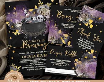 Puede incluir: Un conjunto de tarjetas de invitación para baby shower en negro y morado con detalles en lámina dorada, ilustraciones florales, un caldero con una botella de veneno y una calavera, y texto que incluye A Baby Is Brewing, Diaper Raffle y Thank You.