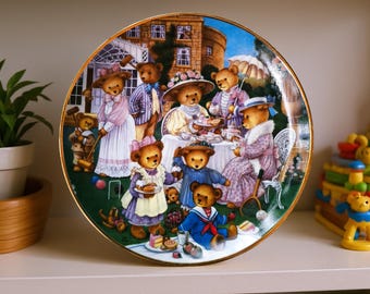 Plato para té con forma de osito de peluche – Colección Carol Lawson Franklin Mint Heirloom