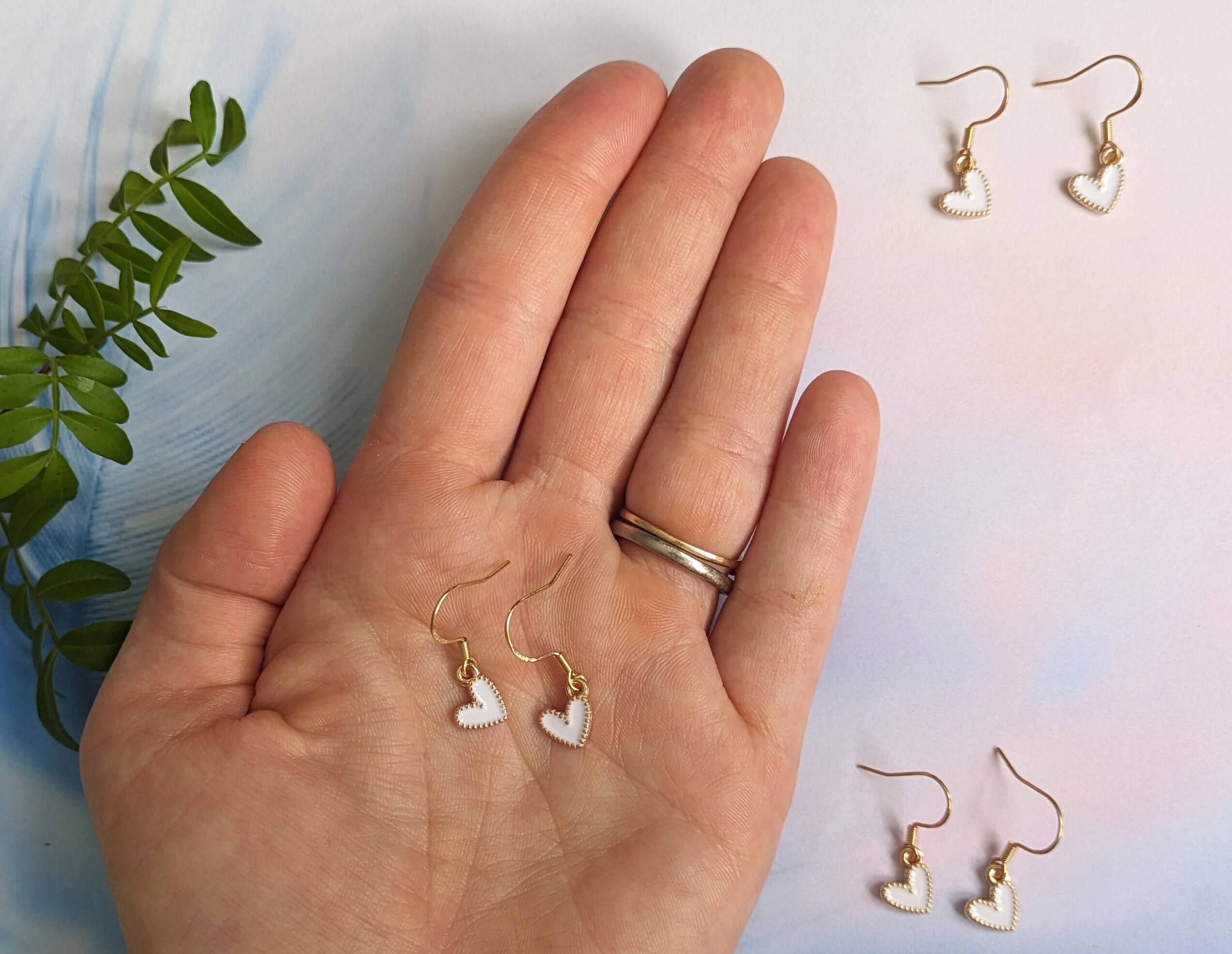 Small dangle heart earrings for little girls. Little Heart dangle earrings. Little girl earnings. Earrings for girls. Minimalistic Earring.