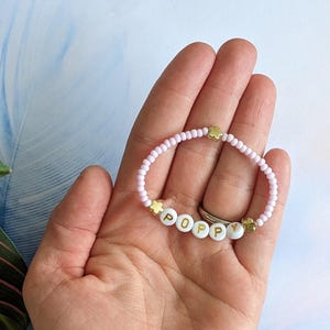 Pulsera personalizada para niños, Pulsera de cuentas pequeñas, Pulsera personalizada para niños, Joyas para niños pequeños, Pulsera con nombre, Pulsera pequeña para niños