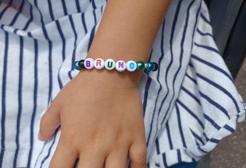 Child's Personalised Bracelet, Kids Name Bracelet, Custom child bracelet, Pearl band, Kids Party Gift, Jewellery For Toddlers, Kids ID band zdjęcie 8