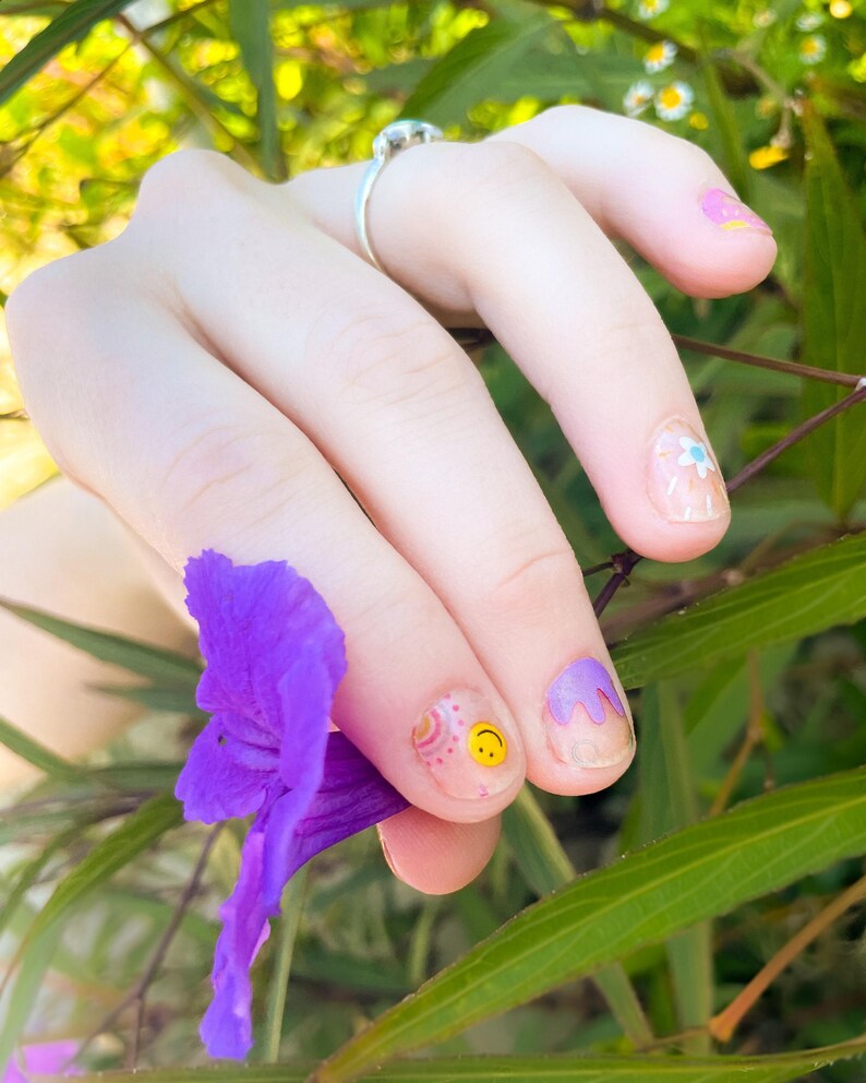 Good Vibes Pop-Art Kawaii Transparent Rainbow Nail Art Wrap Kit | rainbow smiley face daisy nail wrap | Korean kpop Nail Art image 5