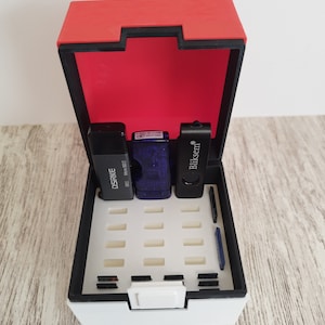 Gepersonaliseerde Pokeball Cube voor USB en geheugenkaarten - USB en geheugenkaart organizer - Organizer Case - Handgemaakt