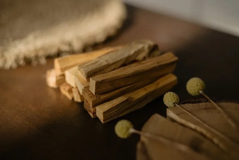 Palo Santo sticks premium quality very oily and fragrant sustainably harvested in Peru 10 sticks (~100gr.)