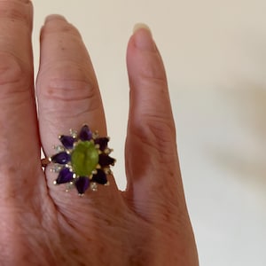 EFFY 14K gold multi stone ring in flower pattern...perfect condition from 1990s