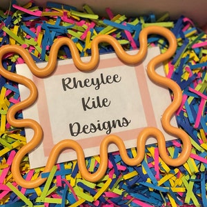 Magnetic Squiggle Picture Frames