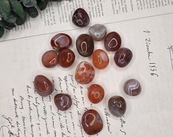Ágata con bandas rojas – Grado A – Piedras pulidas