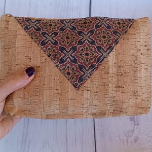 Kulturbeutel aus Kork | Veganes und umweltfreundliches Reisegeschenk für Frauen | Boho Chic Blaues portugiesisches Fliesendesign, Leichtgewicht