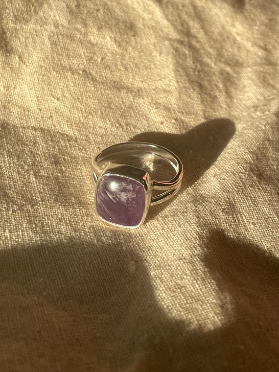 Anello in argento sterling con ametista boliviana