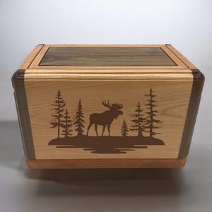 Aromatic Red Cedar/Cherry/Maple/Hickory Walnut Wooden Urn Handmade Burial Box Cremation Urn Funeral Box Urn for Ashes