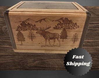 Urna funeraria grabada con forma de alce - Caja de madera para cenizas, hecha a mano en EE. UU.