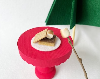 Tiny S'mores Kit / Christmas Elf Scene