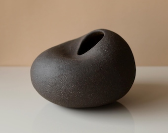 Wabi Sabi Pebble Vase, Organic Textured Pottery, Minimalist Ikebana Vessel