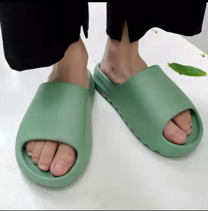 slides for men size 11