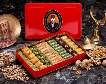 Baklava, assortiment de baklava pistache et noix (métal - boîte en fer blanc), Hafiz Mustafa 1864 Istanbul, sucré du jour et fraîchement préparé, gâterie, dessert